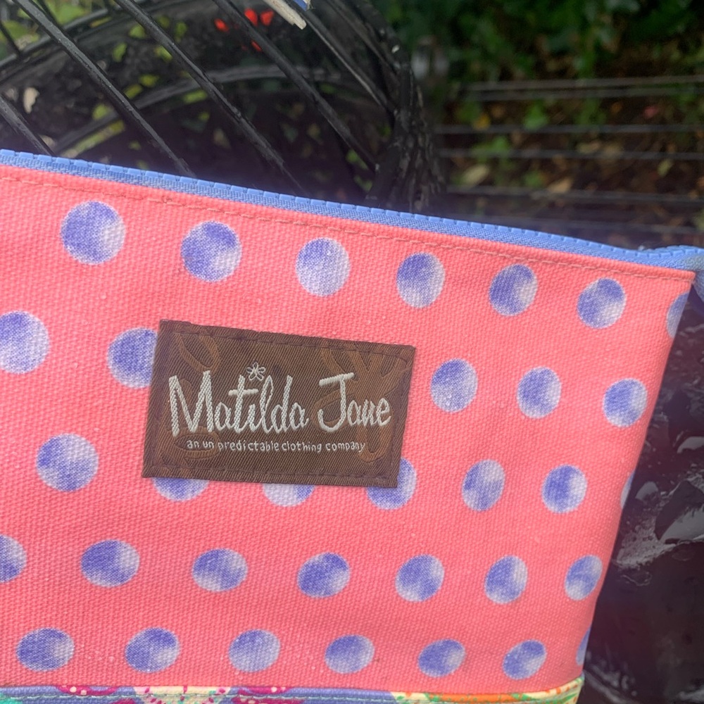 Desain crossbody and Matilda Jane cosmetic bag ,2for the price of one in pink - Picture 6 of 12